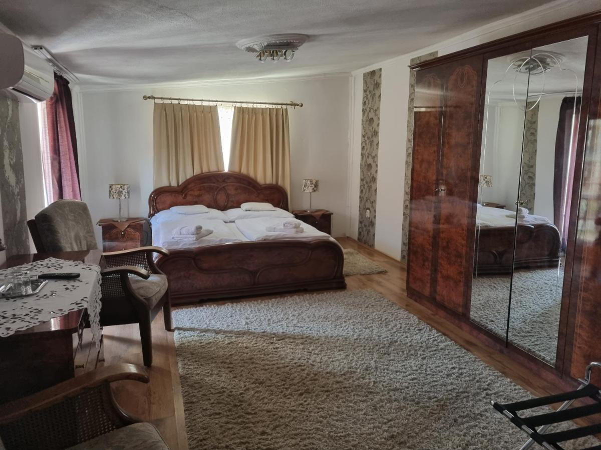 Bastya Wellness Hotel - Nyírbátor Buitenkant foto
