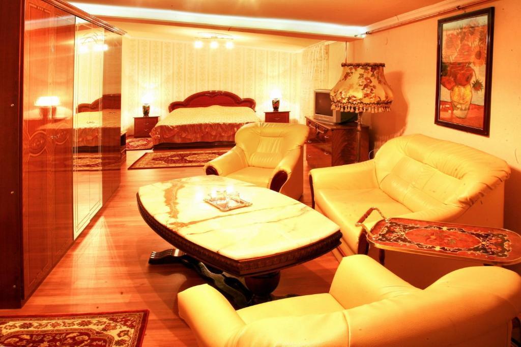Bastya Wellness Hotel - Nyírbátor Buitenkant foto